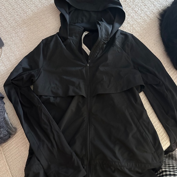 Lululemon windbreaker - Picture 2 of 5